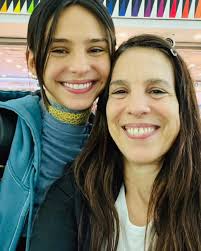 Paula Robles's Instagram, Twitter & Facebook