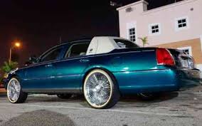 See more of lincoln town car lowrider page on facebook. Lincoln Town Car Signature 2004 Selling My Freshly Built Used Classic Cars