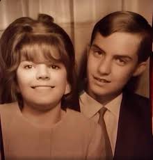 Could I pls get some help with this pic Such a good pic of my parents