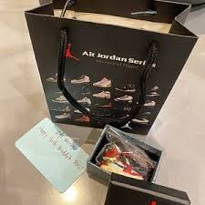 Hypebeast 3d Nike Air Jordan Off White Mini Sneaker Keychain Etsy Mini Gift Bags Keychain Gift Hypebeast