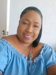 Happy birthday to my supervisor god bless you boo enjoy your day  🎉🎊👸🎁🎂🎊🎉🎁🤩 coming from eveon