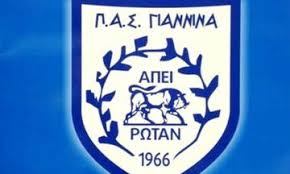 Οι δύο ποδοσφαιριστές είχαν μια λογομαχία μετά από φάουλ του αμυντικού χαφ του πασ γιάννενα, με τον. Jg6ffngxvcqvom
