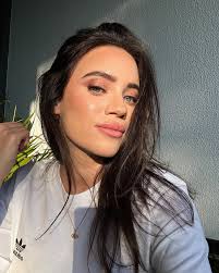 Stacie Fields's Instagram, Twitter & Facebook