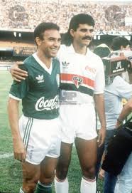 São paulo futebol clube (conhecido apenas por são paulo e cujo acrônimo é spfc) é uma associação esportiva brasileira da cidade de são paulo, capital do estado homônimo. Mirandinha Palmeiras X Ricardo Rocha Sao Paulo Futebol Feminino Brasil Futebol Vintage Futebol Freestyle