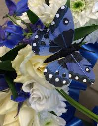 Buy funeral flowers online from ferns n petals to express sympathy. Grandad Tribute Buy Online Or Call 01375 374155