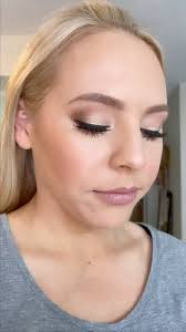 Hi! If we haven't met, I'm Shanon! The makeup artist that dolled you up