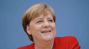 Angela merkel in berühmter pose (foto: Bundeskanzlerin Angela Merkel Regierungschefin Mit Wechselnden Koalitionen Politik