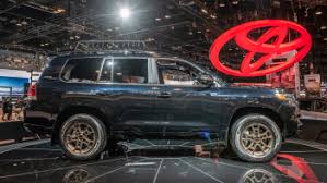 Heritage edition shown in midnight black metallic with yakima® megawarrior cargo basket. 2020 Toyota Land Cruiser Heritage Edition Gets A Price Autoblog
