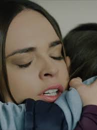 Despedida Dolorosa: Amor y Peligro en Novelas