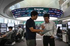 Asian Equities Mostly Lower as AI-Led Rally Takes Breather