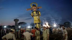 From 215-foot Ravana effigy to eco-friendly prasad boxes: How cities are celebrating Dussehra 2025 - CNBC TV18