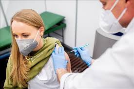 Hai vaccine này đều là vaccine hai liều, có nghĩa là số lượng mua dự kiến có thể tiêm cho 1 triệu người (sputnik) và 2,5 triệu người (sinopharm). Ä'á»©c Len Káº¿ Hoáº¡ch Ná»›i Lá»ng Háº¡n Cháº¿ Ä'á»'i Vá»›i NgÆ°á»i Ä'a Tiem Vaccine Ngá»«a Covid 19 Baotintuc Vn