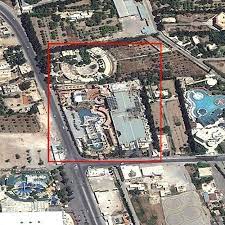 Pour le mesurer, un grimpeur est allé jusqu'à la cime avant de lâcher un filin à l'aplomb. Le Plus Grand Restaurant Au Monde