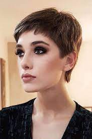 Diese lange version des pixie cuts lässt die dunkelbraunen haare strukturiert und verführerisch erscheinen. Trendiest Short Brown Hairstyles For Fashionable Women Styles Art Kurze Braune Frisuren Haarschnitt Kurz Kurzhaar Pixie