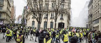 Il y a par exemple cette maman, malade en rémission, qui ne trouve plus ni les mots ni la force. Gilets Jaunes Les Riches Sont De Plus En Plus Riches Et Nous On Est Delaisses L Humanite