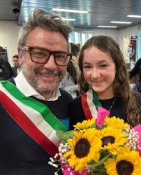 Ed eccoci qua!! Io e Letizia pronti per una nuova avventura!! #Spresiano  #ConsiglioComunaleDeiRagazzi #Insediamento #RagazziAttivi #Elezioni  #DellaPietra #Treviso #Veneto