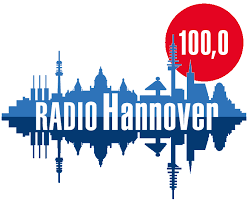 According to eyewitness reports, the passenger of a porsche cayenne is said to have got out at a crossroads and smashed the windows of a white. Hannover News Radio Hannover Die Stimme Der Stadt Auf 100 0