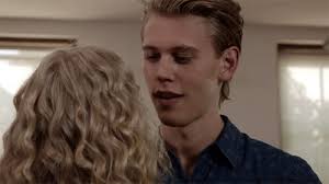 Austin butler shirtless in carrie diaries Sebastian Kidd Gifs Wifflegif