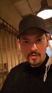 Conociendo y administrando mi nueva carcel , pórtate bien o aquí te meteré  😎... , #BuscandoAFrida #Actor #CesarValdivia