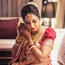Shreya ghoshal's father, bishwajit ghoshal is an electrical engineer and works for the nuclear power corporation of india, and her mother, sarmistha ghoshal, is a. Vn9vcocl0yjm9m