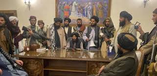 Son un movimiento islamista radical de credo sunita que gobernó afganistán de 1996 a 2001, antes de ser expulsados del poder por la coalición liderada por estados unidos. 4kvf2prqo Lnjm
