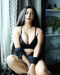 Nisha escort available in Kolkata - India
