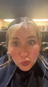 I AM OBSESSED 🥹😍 #hairday #hairdayvlog #hairvlog #shortblondehair  #shortblondebalayage #blondebalayage #moneypiece Hair vlog Hair day Short  blonde balayage Short blonde hair