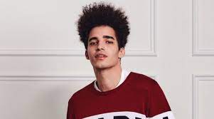 Su obra incluye cuentos, ensayos y poemas. Model Luis Borges The Fashionisto