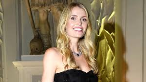 Princess diana's niece, lady kitty spencer, 30, married michael lewis, 63, in frascati, italy. P9pglc Jyb Vym