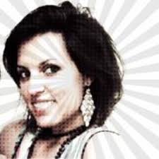 Eve Toth's Instagram, Twitter & Facebook