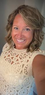 Debbie Borowski's Instagram, Twitter & Facebook