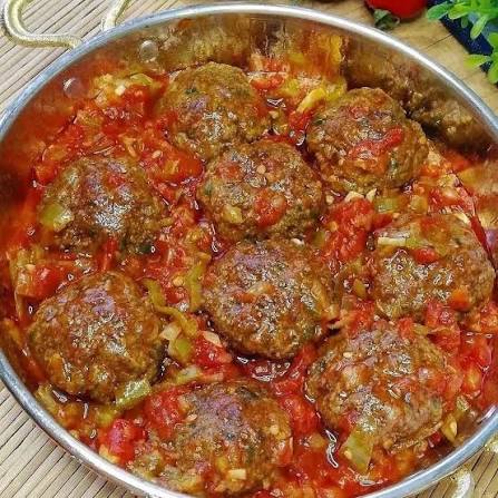 کوفته وگن عدسی با سس گوجه