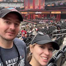 What are good and inexpensive places for breakfast near the Paris Hotel in  Las Vegas?