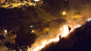 La fiesta de san juan, también llamada víspera de san juan o noche de san juan es la festividad del nacimiento de san juan bautista por parte del cristianismo el día 24 de junio. Incendios Quemas Fogatas Subieron Secretaria Municipal Gestion Ambiental Mariana Daza Municipalidad Atendio Noche San Juan Noticias Bolivia Radio Fmbolivia Scoopnest
