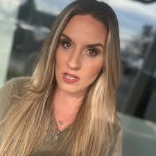 Barbieofallsizes traveling hair makeup team (@barbieofallsizes_) •  Instagram photos and videos