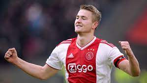 Matthijs de ligt ist der gefragteste junge verteidiger der welt. Ajax Starlet Matthijs De Ligt Scoops Golden Boy Prize Amid Interest From Barcelona Man City 90min