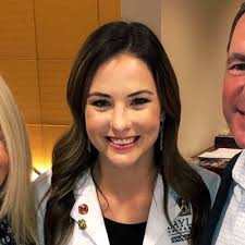 Allie Rivers's Instagram, Twitter & Facebook