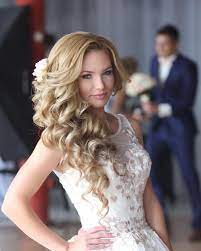The Most Popular Bridal Hair Models Are Natural Appearance Hairstyles Hairstyles For Medium Length H Medium Length Hair Styles Hair Styles Medium Hair Styles