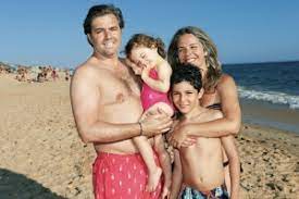 Edite estrela was born on october 28 1949, in portugal. Caras Edite Estrela Tenho Muito Orgulho Na Minha Familia