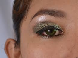 green eye makeup for dark skin