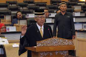 Kepala negara :yang dipertuan agong sultan abdul halim muadzam shah. Portal Rasmi Parlimen Malaysia