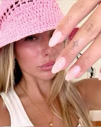 Sabrina Bernal (Saabri_brnl)