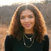 100+ perfiles de «Chloe Ellis»