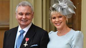 Born 3 december 1959) is a broadcaster and former journalist from northern ireland. Eamonn Holmes Collects His Obe From The Queen Bbc News