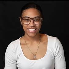 Maria Knott's Instagram, Twitter & Facebook