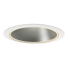 Luminaire de classe ic adapté au montage mural à l'extérieur. Juno 6 In Haze Reflector White Trim Ring Reflector Recessed Light Trim In The Recessed Light Trim Department At Lowes Com