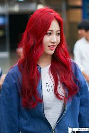 Photoblog Dedicated To Female Kpop Idols Kpop Hair Color Red Hair Kpop Red Scene Hair