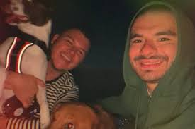 Josué Sánchez y su prometido corren con los preparativos de la boda y piden  esta ayuda