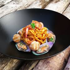 A Fancy Dish Of Homemade Tagliatelle With Seafood Shrimp Sauce And Scallops In Beurre Noisette And Flambe With Cognac I Dec Mat Matrecept Recept Med Notkott