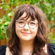 May Taylor's Instagram, Twitter & Facebook